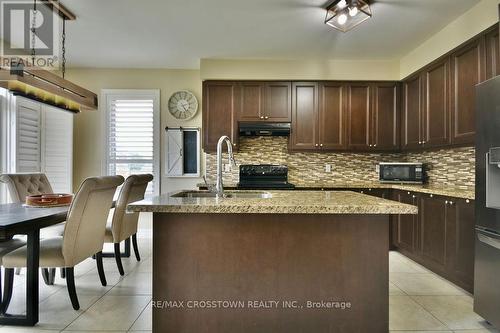 1388 Sheldon Street, Innisfil (Alcona), ON - Indoor Photo Showing Kitchen With Upgraded Kitchen