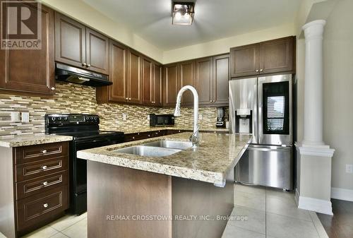 1388 Sheldon Street, Innisfil (Alcona), ON - Indoor Photo Showing Kitchen With Double Sink With Upgraded Kitchen