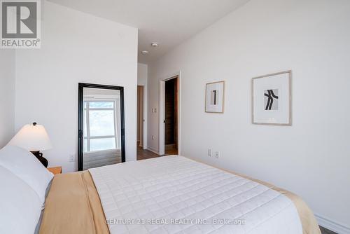 702 - 460 Dundas Street E, Hamilton (Waterdown), ON - Indoor Photo Showing Bedroom