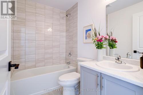 702 - 460 Dundas Street E, Hamilton (Waterdown), ON - Indoor Photo Showing Bathroom