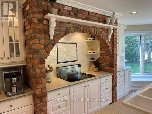 23 Quigg Lane, Prince Edward County (Ameliasburgh), ON - Indoor Photo Showing Kitchen With Double Sink