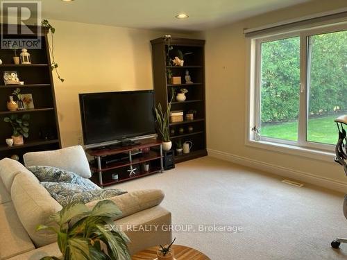 23 Quigg Lane, Prince Edward County (Ameliasburgh), ON - Indoor Photo Showing Living Room