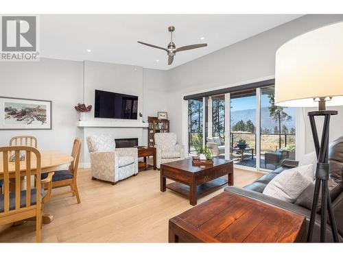 10100 Tyndall Road Unit# 3, Lake Country, BC - Indoor Photo Showing Living Room With Fireplace