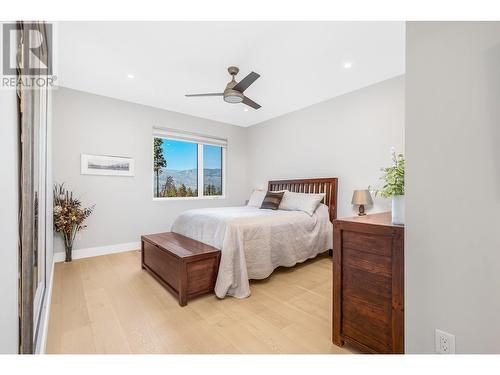 10100 Tyndall Road Unit# 3, Lake Country, BC - Indoor Photo Showing Bedroom