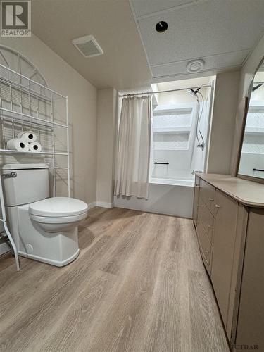 179 Tamarack St, Timmins, ON - Indoor Photo Showing Bathroom