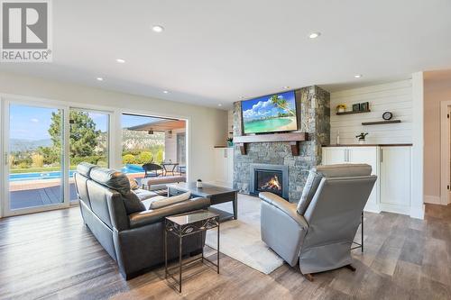 167 Westview Drive, Penticton, BC - Indoor Photo Showing Living Room With Fireplace