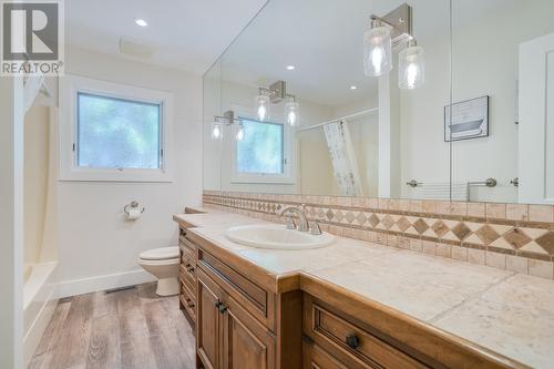 167 Westview Drive, Penticton, BC - Indoor Photo Showing Bathroom