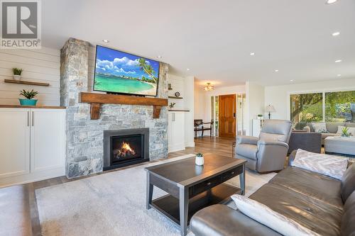 167 Westview Drive, Penticton, BC - Indoor Photo Showing Living Room With Fireplace