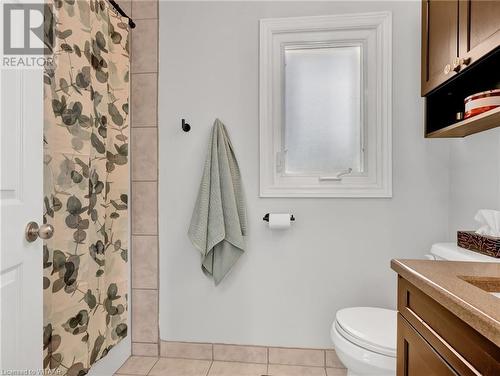 1240 Wilton Avenue, London, ON - Indoor Photo Showing Bathroom