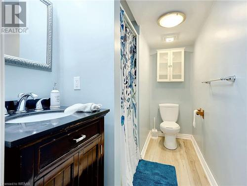 1240 Wilton Avenue, London, ON - Indoor Photo Showing Bathroom