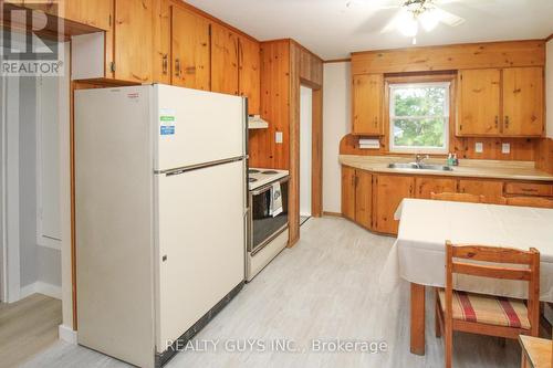 1002 Yankee Line, Smith-Ennismore-Lakefield, ON - Indoor Photo Showing Kitchen With Double Sink