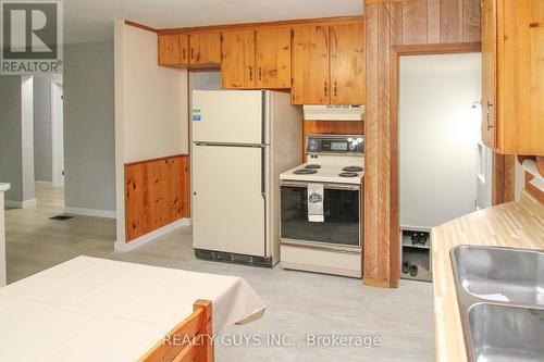 1002 Yankee Line, Smith-Ennismore-Lakefield, ON - Indoor Photo Showing Kitchen With Double Sink