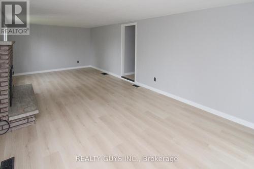 1002 Yankee Line, Smith-Ennismore-Lakefield, ON - Indoor Photo Showing Other Room