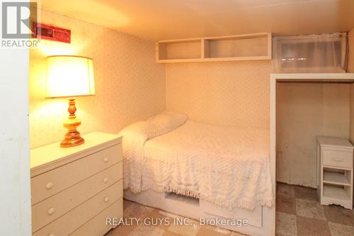 1002 Yankee Line, Smith-Ennismore-Lakefield, ON - Indoor Photo Showing Bedroom