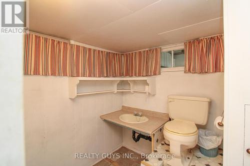 1002 Yankee Line, Smith-Ennismore-Lakefield, ON - Indoor Photo Showing Bathroom