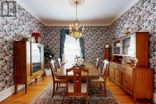 243 Brant Avenue, Brantford, ON - Indoor Photo Showing Dining Room