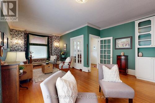 243 Brant Avenue, Brantford, ON - Indoor Photo Showing Living Room