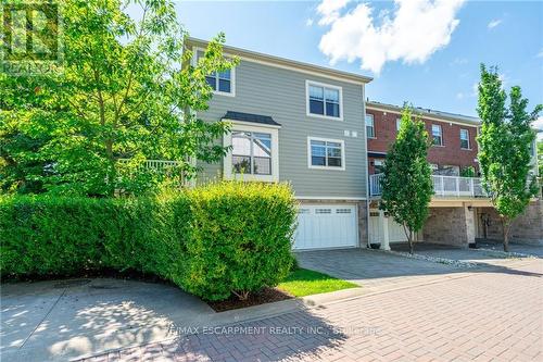 27 Willow Bank Common, St. Catharines, ON - Outdoor