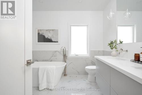 245 Linsmore Crescent, Toronto (Danforth Village-East York), ON - Indoor Photo Showing Bathroom