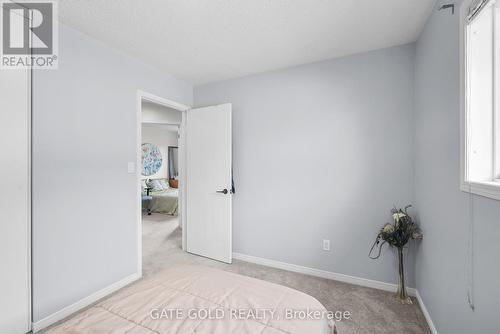 54 Marchwood Crescent, Clarington (Bowmanville), ON - Indoor