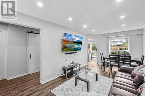 54 Marchwood Crescent, Clarington, ON - Indoor Photo Showing Living Room