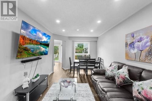 54 Marchwood Crescent, Clarington, ON - Indoor Photo Showing Living Room