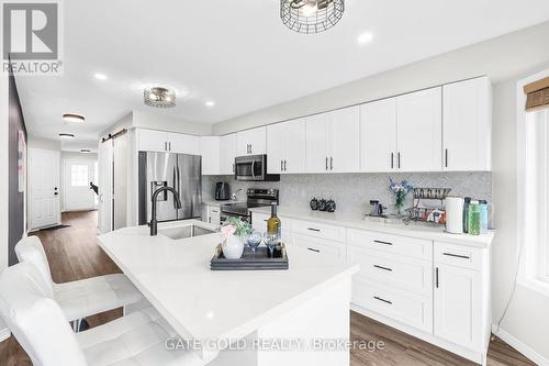 54 Marchwood Crescent, Clarington (Bowmanville), ON - Indoor Photo Showing Kitchen With Upgraded Kitchen