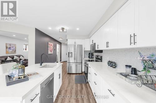 54 Marchwood Crescent, Clarington, ON - Indoor Photo Showing Kitchen With Upgraded Kitchen