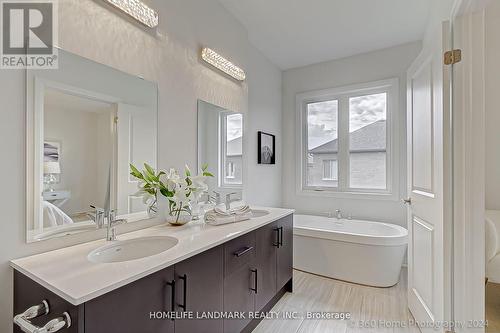 83 Schmeltzer Crescent, Richmond Hill, ON - Indoor Photo Showing Bathroom