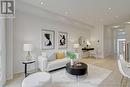 83 Schmeltzer Crescent, Richmond Hill, ON  - Indoor Photo Showing Living Room 