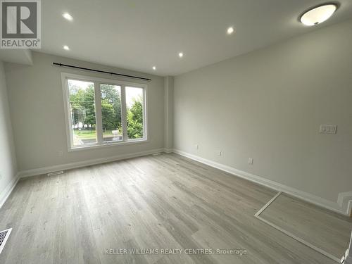 446 Veterans Drive, Barrie, ON - Indoor Photo Showing Other Room