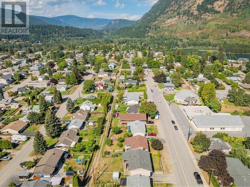 538 7Th  Avenue, Castlegar, BC - Outdoor With View