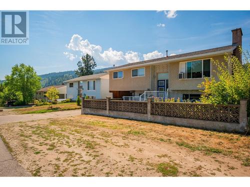 538 7Th  Avenue, Castlegar, BC - Outdoor