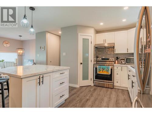 538 7Th  Avenue, Castlegar, BC - Indoor Photo Showing Kitchen