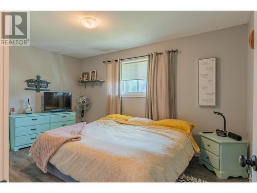 538 7Th  Avenue, Castlegar, BC - Indoor Photo Showing Bedroom