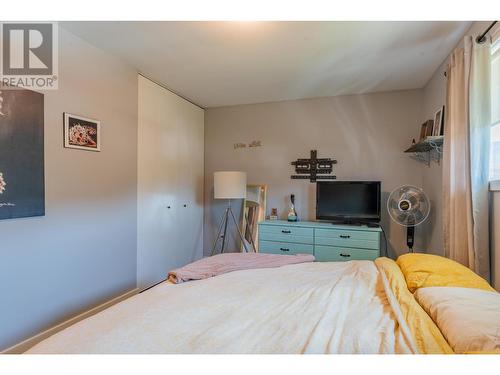 538 7Th  Avenue, Castlegar, BC - Indoor Photo Showing Bedroom