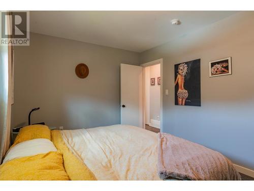 538 7Th  Avenue, Castlegar, BC - Indoor Photo Showing Bedroom