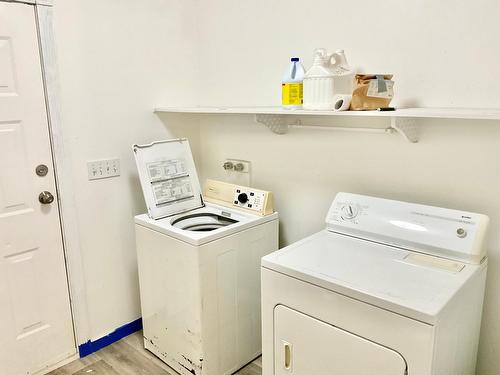 541 Kimberley Avenue N, Greenwood, BC - Indoor Photo Showing Laundry Room