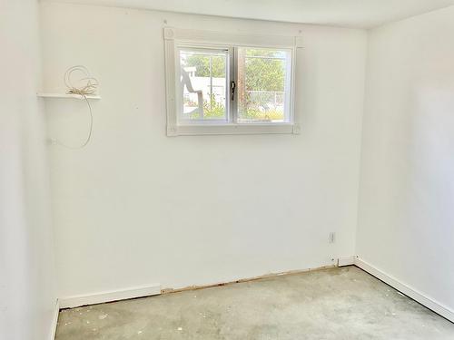 541 Kimberley  N Avenue, Greenwood, BC - Indoor Photo Showing Laundry Room