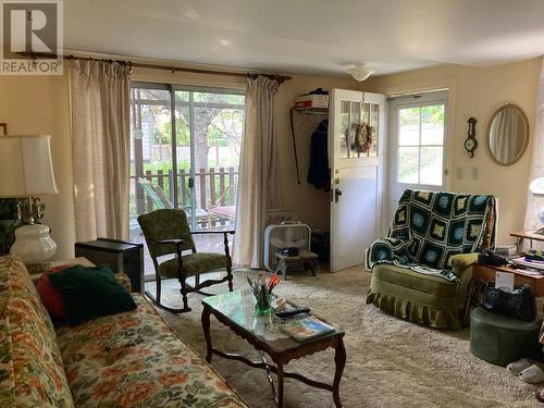 602 Munro  Street, Nelson, BC - Indoor Photo Showing Living Room