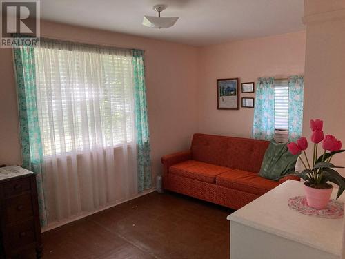 602 Munro  Street, Nelson, BC - Indoor Photo Showing Living Room