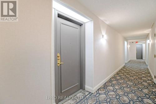 506 - 35 Kingsbridge Garden Circle, Mississauga, ON - Indoor Photo Showing Other Room