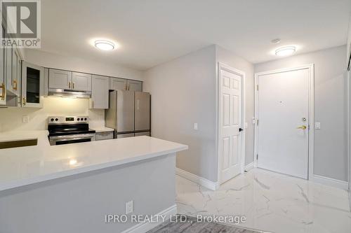 506 - 35 Kingsbridge Garden Circle, Mississauga (Hurontario), ON - Indoor Photo Showing Kitchen