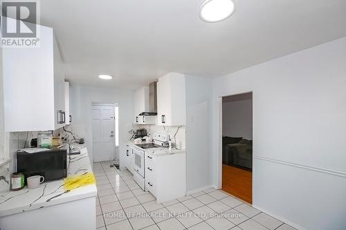 72 Gulliver Crescent, Brampton (Northgate), ON - Indoor Photo Showing Kitchen