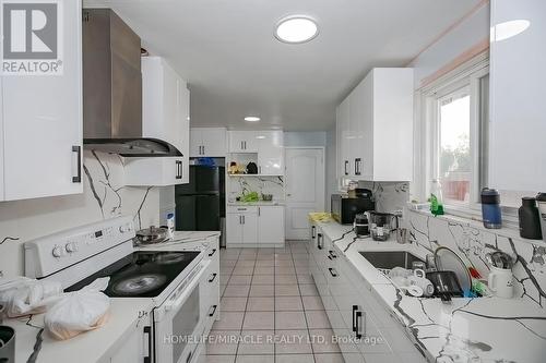 72 Gulliver Crescent, Brampton (Northgate), ON - Indoor Photo Showing Kitchen