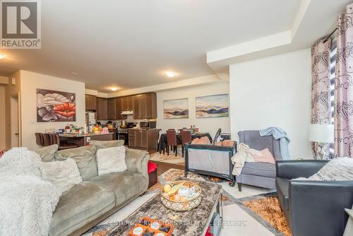 16 Arrowview Drive, Brampton, ON - Indoor Photo Showing Living Room