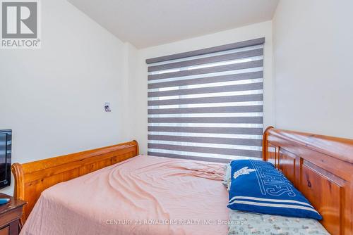 16 Arrowview Drive, Brampton (Northwest Brampton), ON - Indoor Photo Showing Bedroom