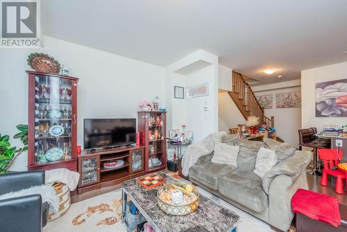 16 Arrowview Drive, Brampton, ON - Indoor Photo Showing Living Room