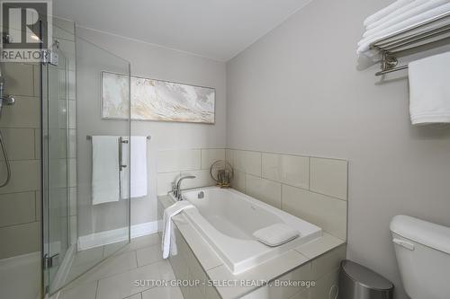 810 - 240 Villagewalk Boulevard, London, ON - Indoor Photo Showing Bathroom