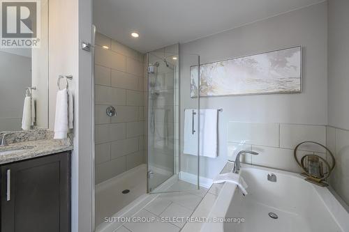 810 - 240 Villagewalk Boulevard, London, ON - Indoor Photo Showing Bathroom